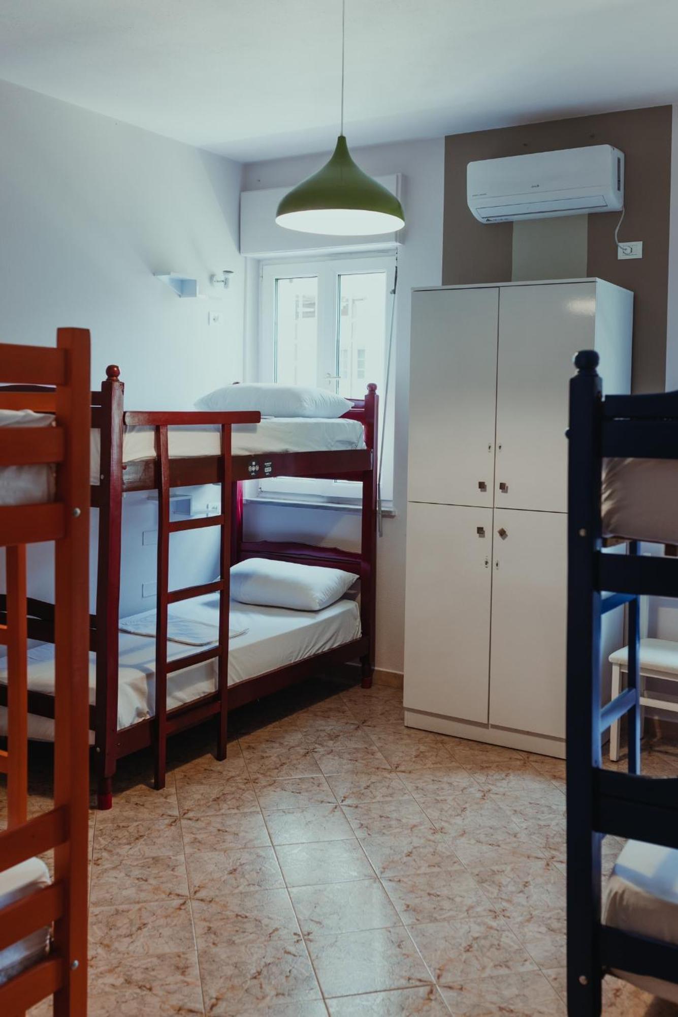 Bed Station Hostel & Bar Σκόδρα Εξωτερικό φωτογραφία
