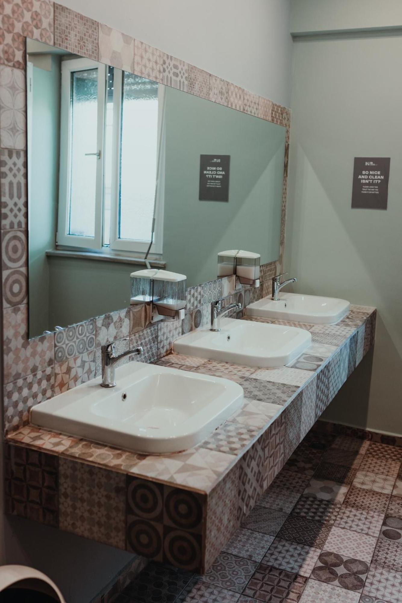 Bed Station Hostel & Bar Σκόδρα Εξωτερικό φωτογραφία