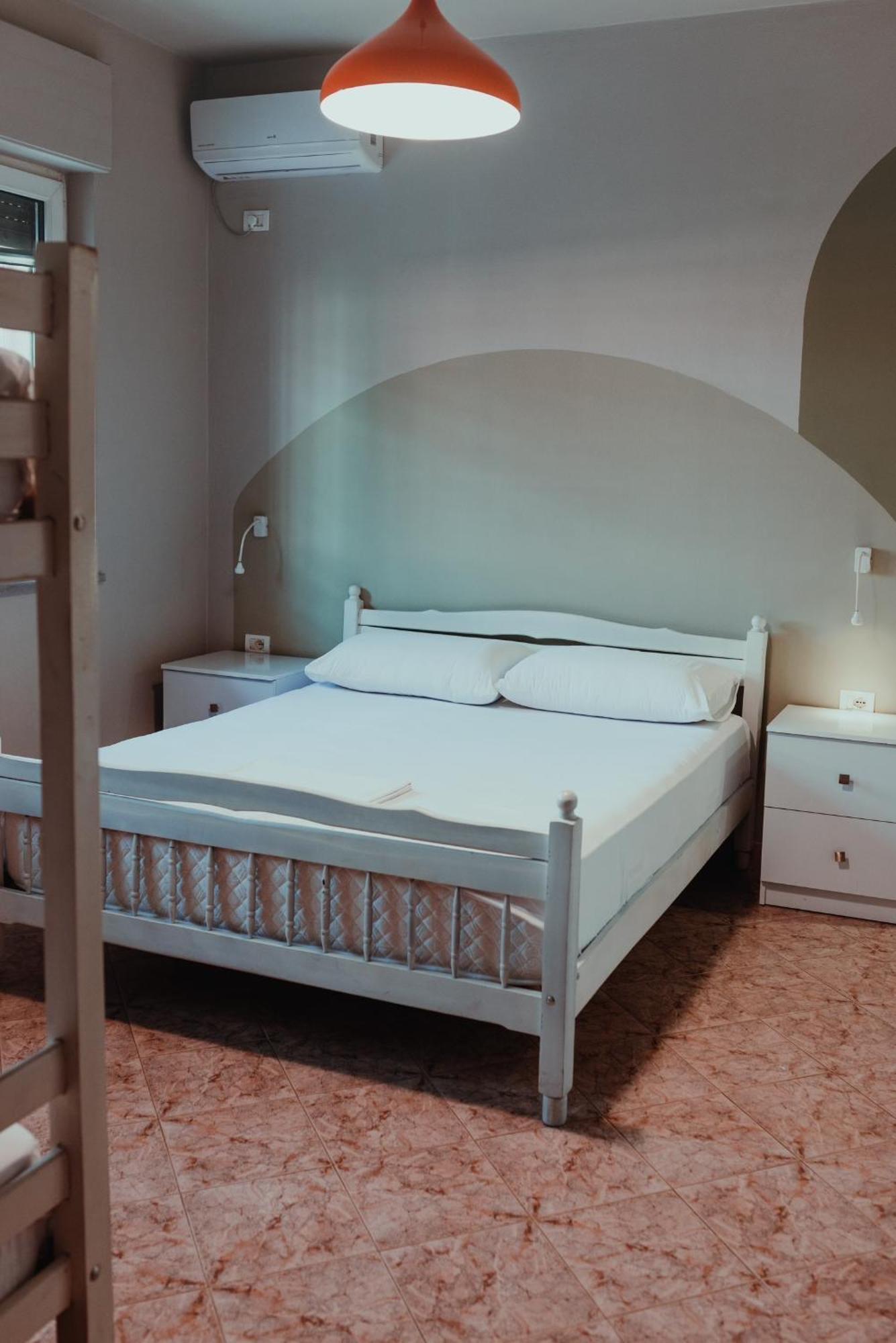 Bed Station Hostel & Bar Σκόδρα Εξωτερικό φωτογραφία