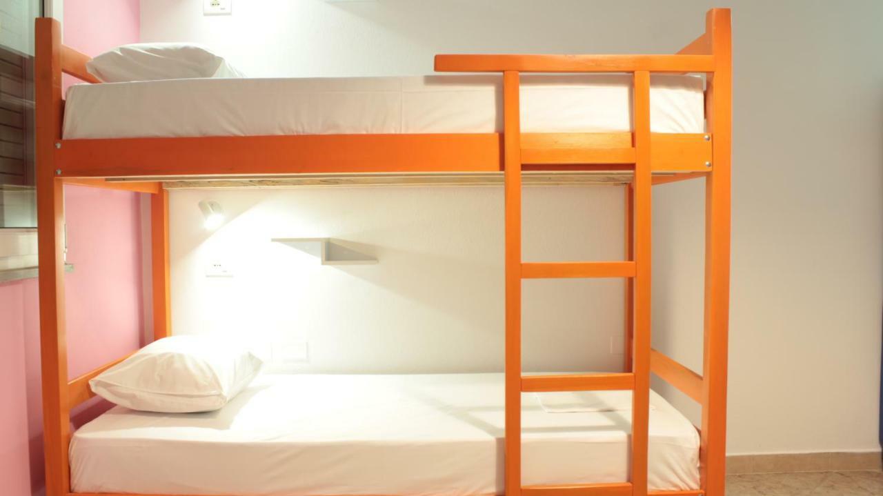 Bed Station Hostel & Bar Σκόδρα Εξωτερικό φωτογραφία